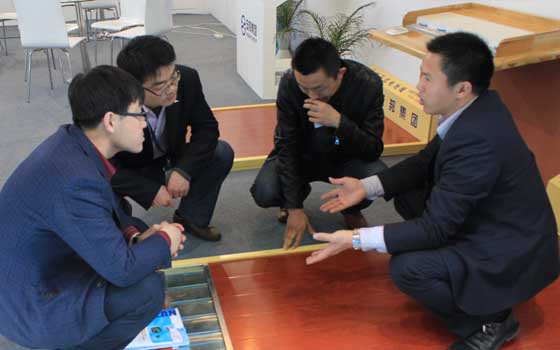 安邦集團參加中國（北京）國際供熱通風(fēng)空調(diào)、衛(wèi)生潔具及城建設(shè)備與技術(shù)展會現(xiàn)場(圖8)